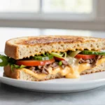 Savoureux sandwich panini au Airfryer, croustillant et chaud